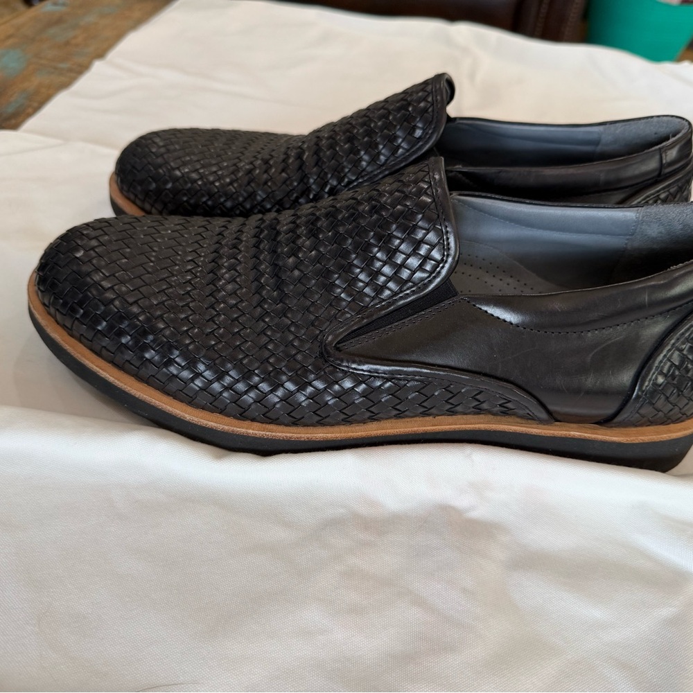 Men's Black Woven Leather Slip-On Loafers - Picture 4 of 11